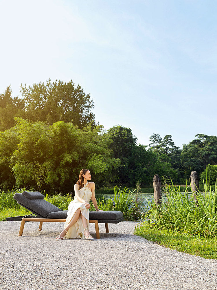 Gianna Outdoor Sunbed | Designed by Monica Armani | Varaschin