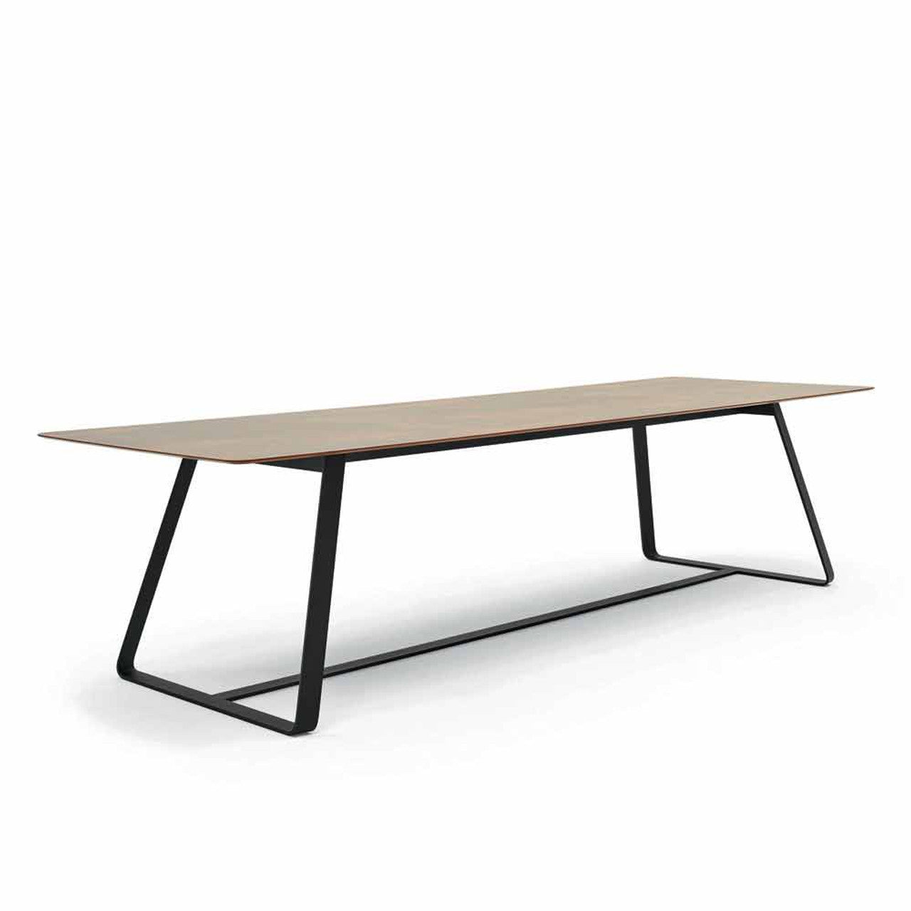 Kolonaki Oval Dining Table | Designed by Calvi Brambilla | Varaschin