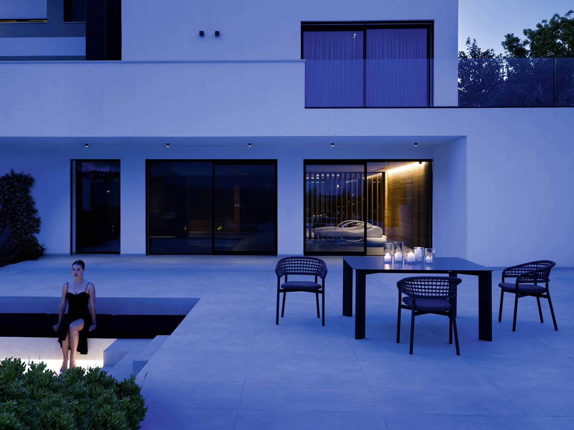 Plinto Outdoor Stackable Dining Armchair  | Designed by Pio & Tito Toso | Varaschin