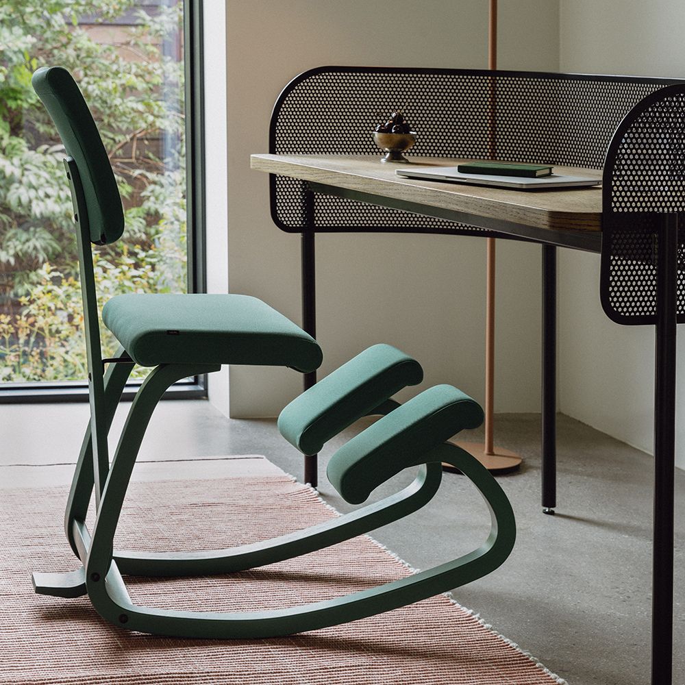 Variable Plus Kneeling Chair — Ergonomic Monochrome Design by Varier