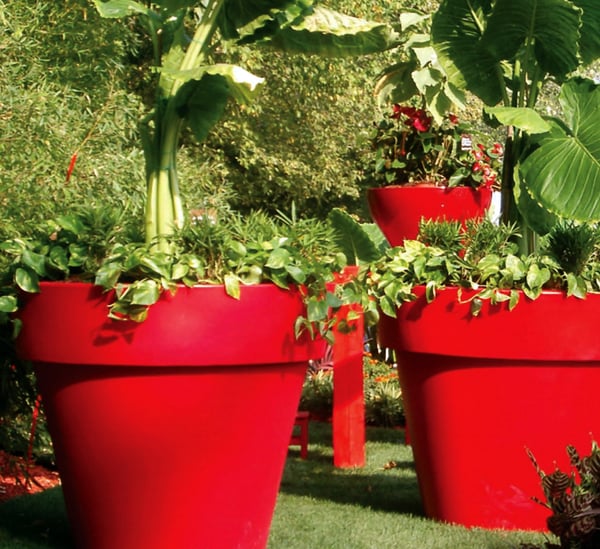 Vas‑One Vase — Oversized Sculptural Indoor/Outdoor Planter by Serralunga