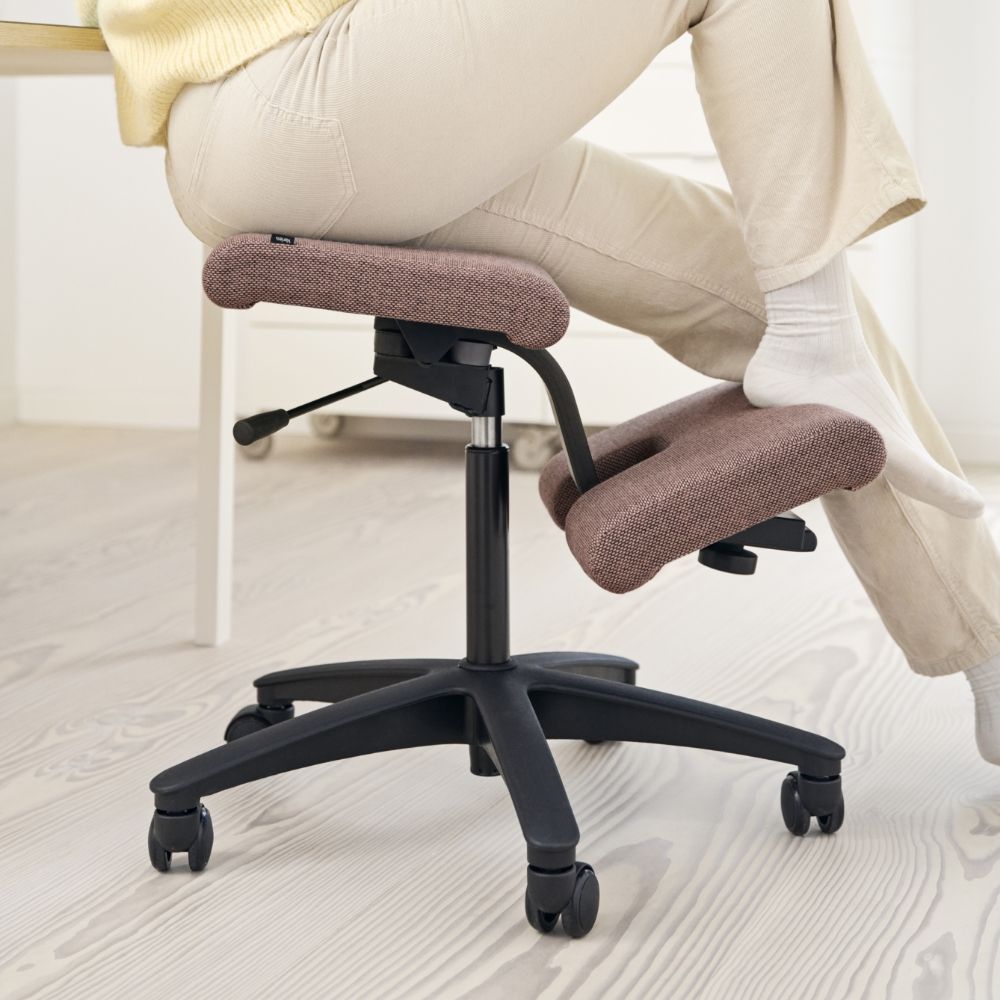Wing Balans Kneeling Chair | Designed by P Opsvik | Varier