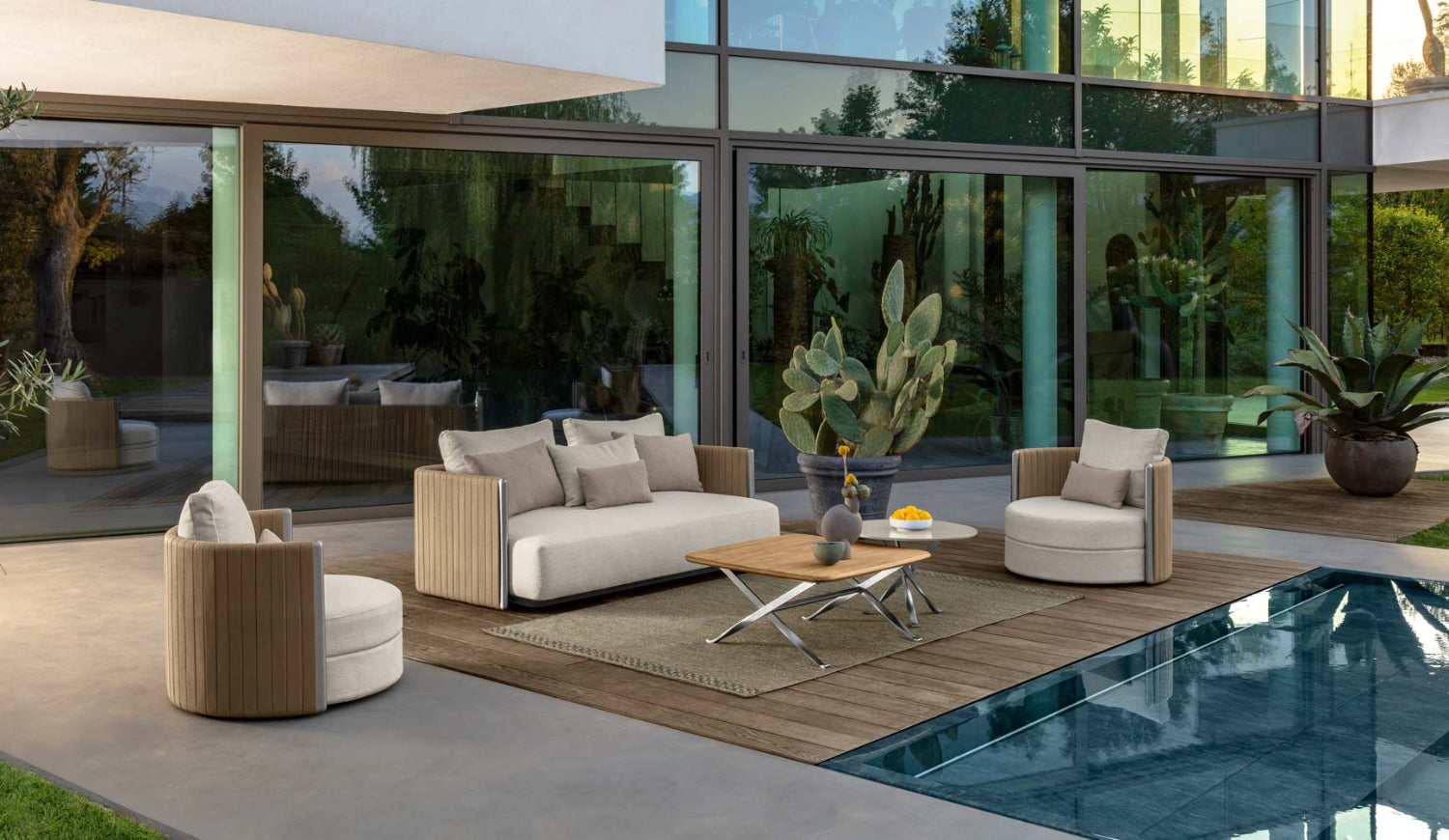 George Living Swivel Armchair | Talenti Outdoor Living