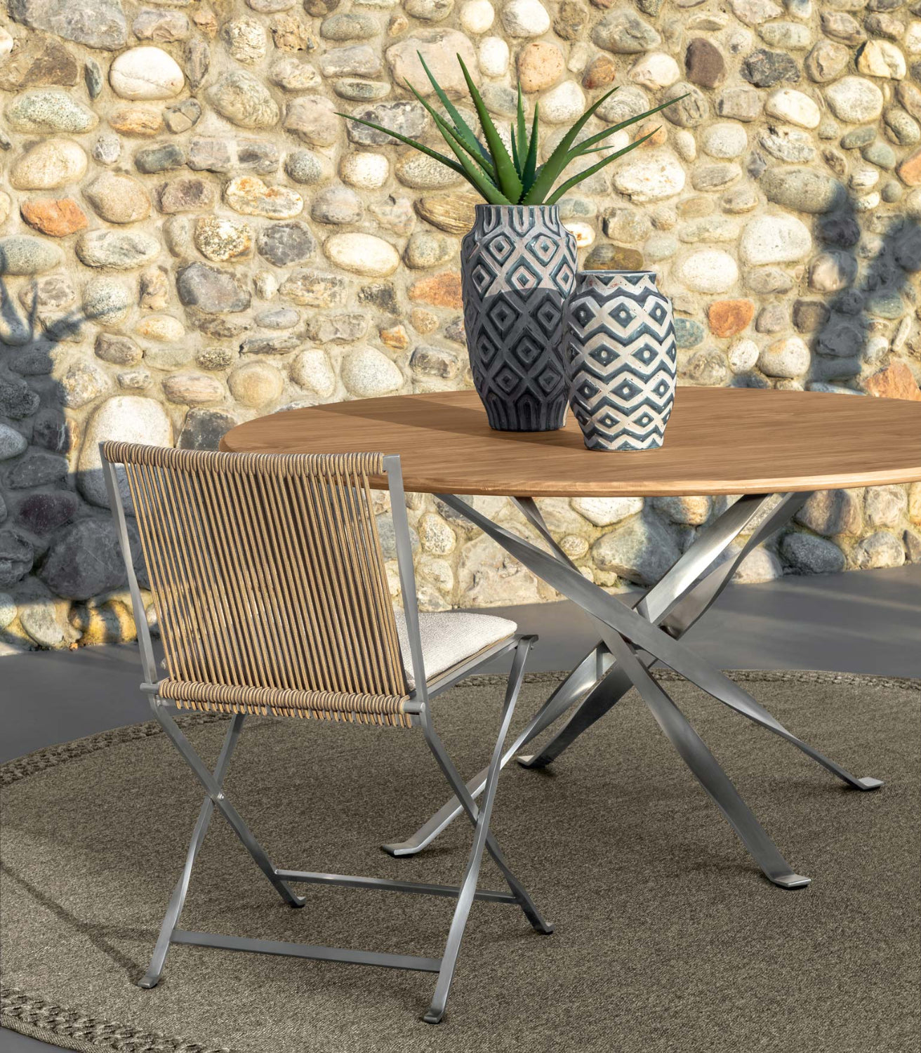 George Round Dining Table | Talenti Outdoor Living