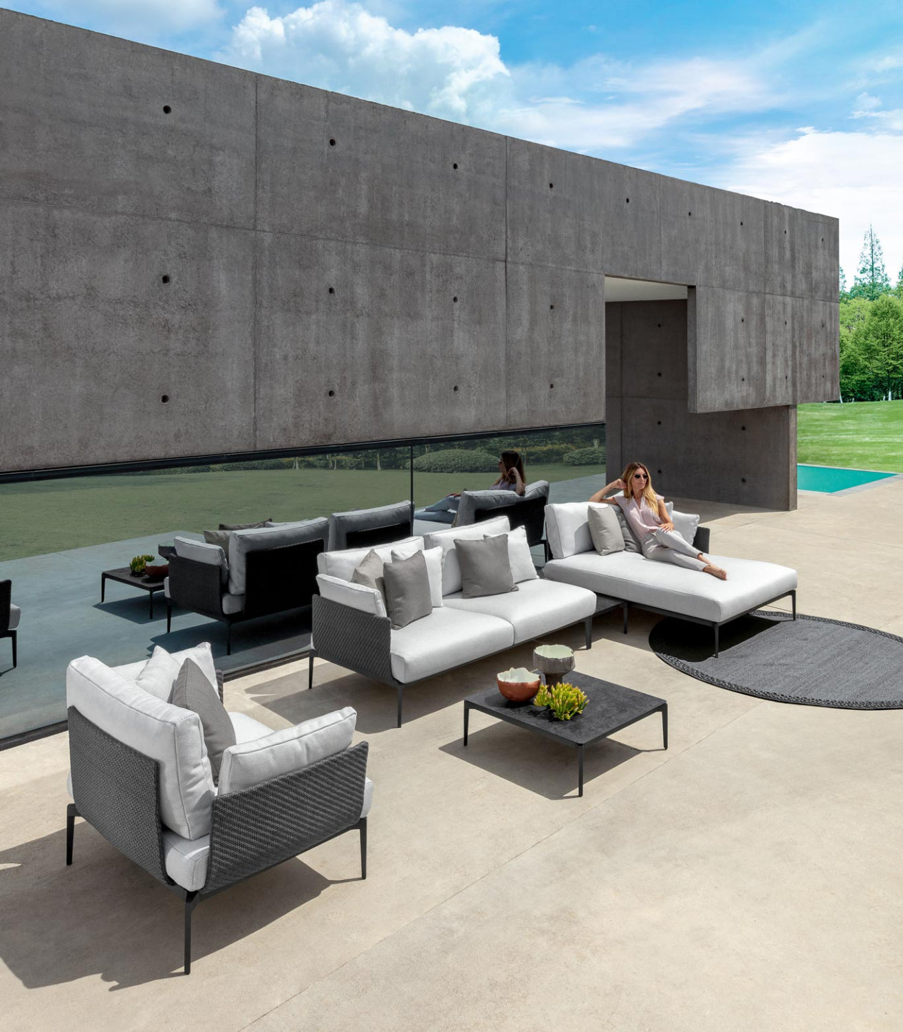 Leaf 2 Seater Sofa | Luxury Talenti Outdoor Living