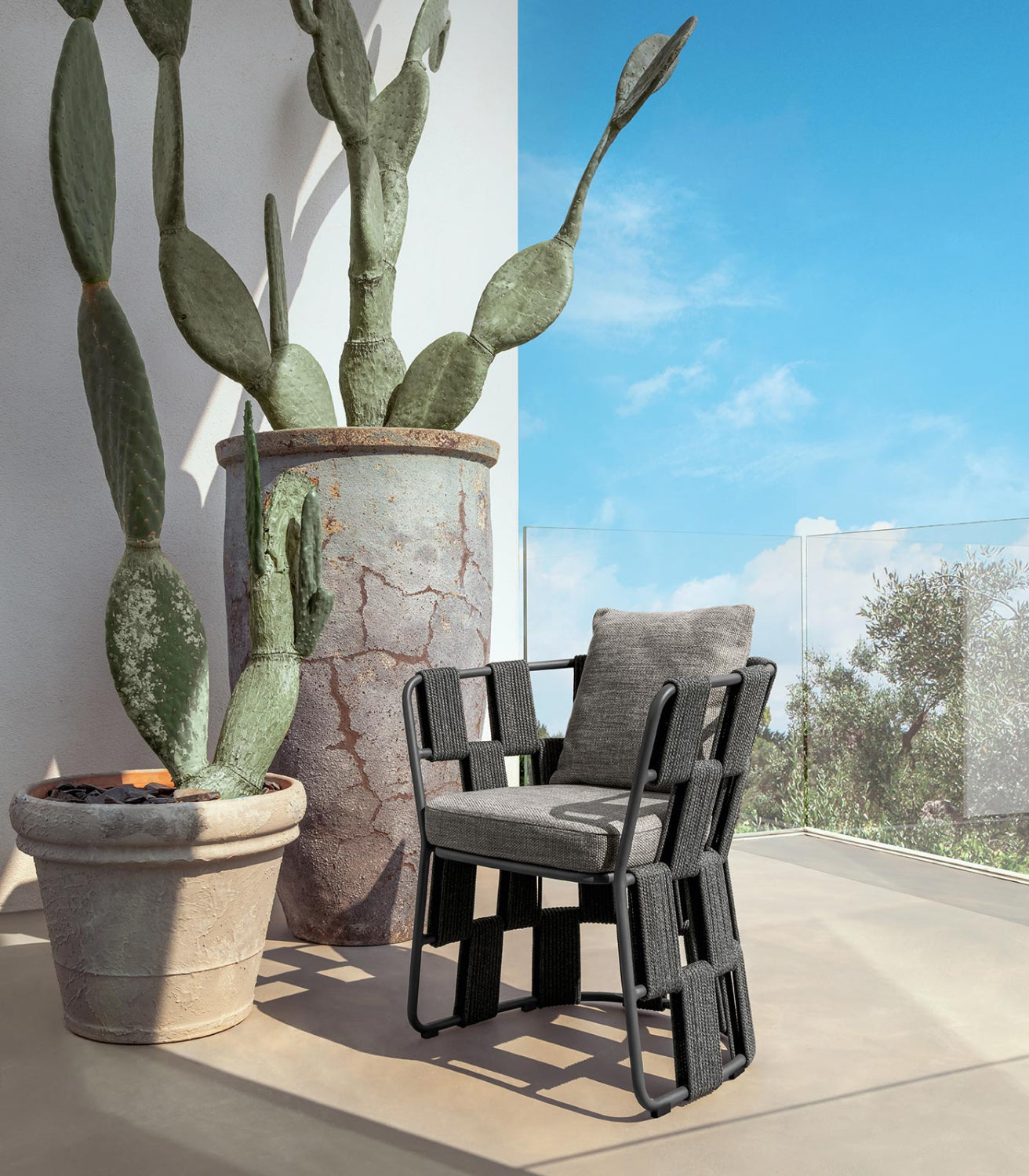 Scacco Dining Chair with Armrests | Luxury Talenti Outdoor Living