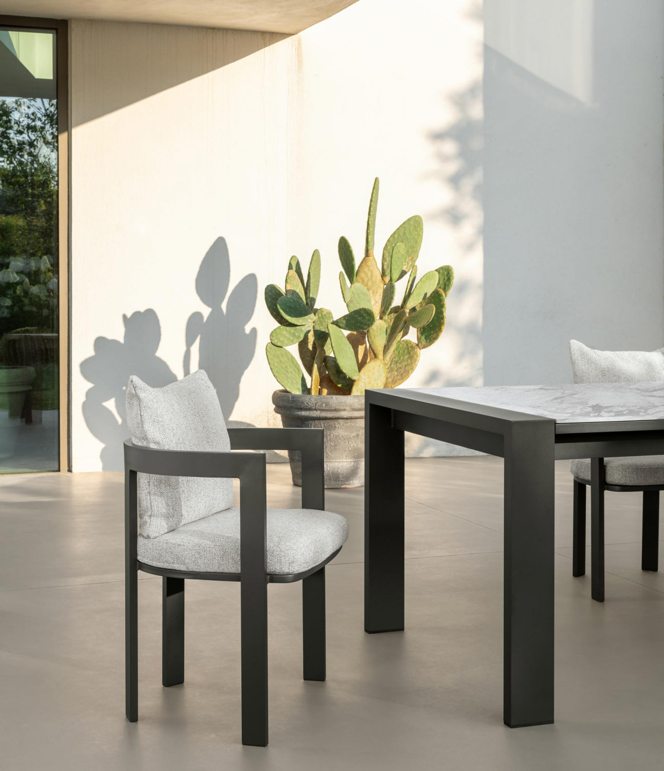 Argo-Alu Dining Chair with Armrests | Luxury Talenti Outdoor Living