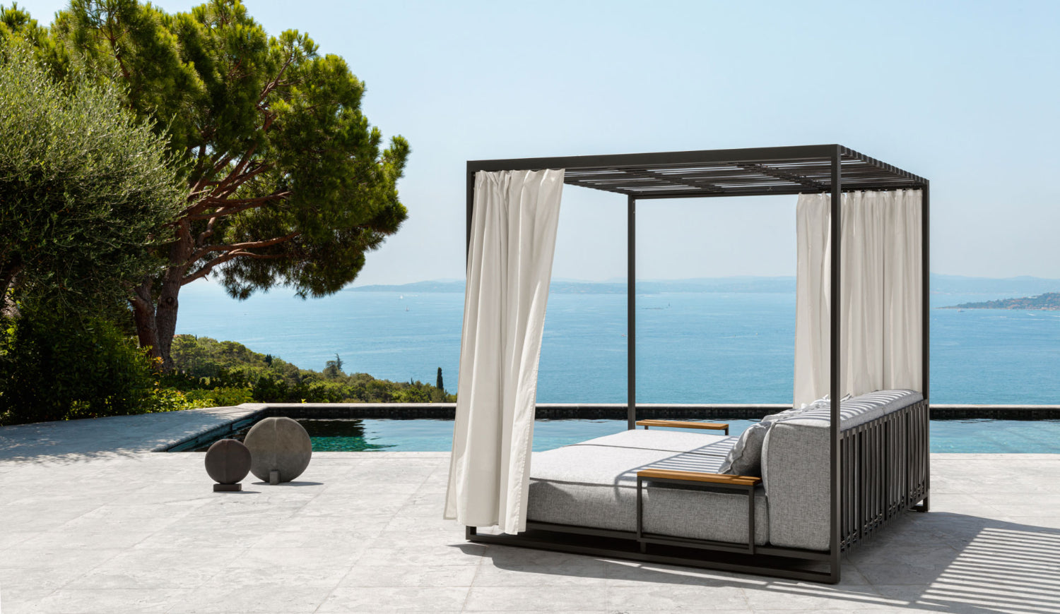 Casilda Canopy Daybed | Luxury Talenti Outdoor Living