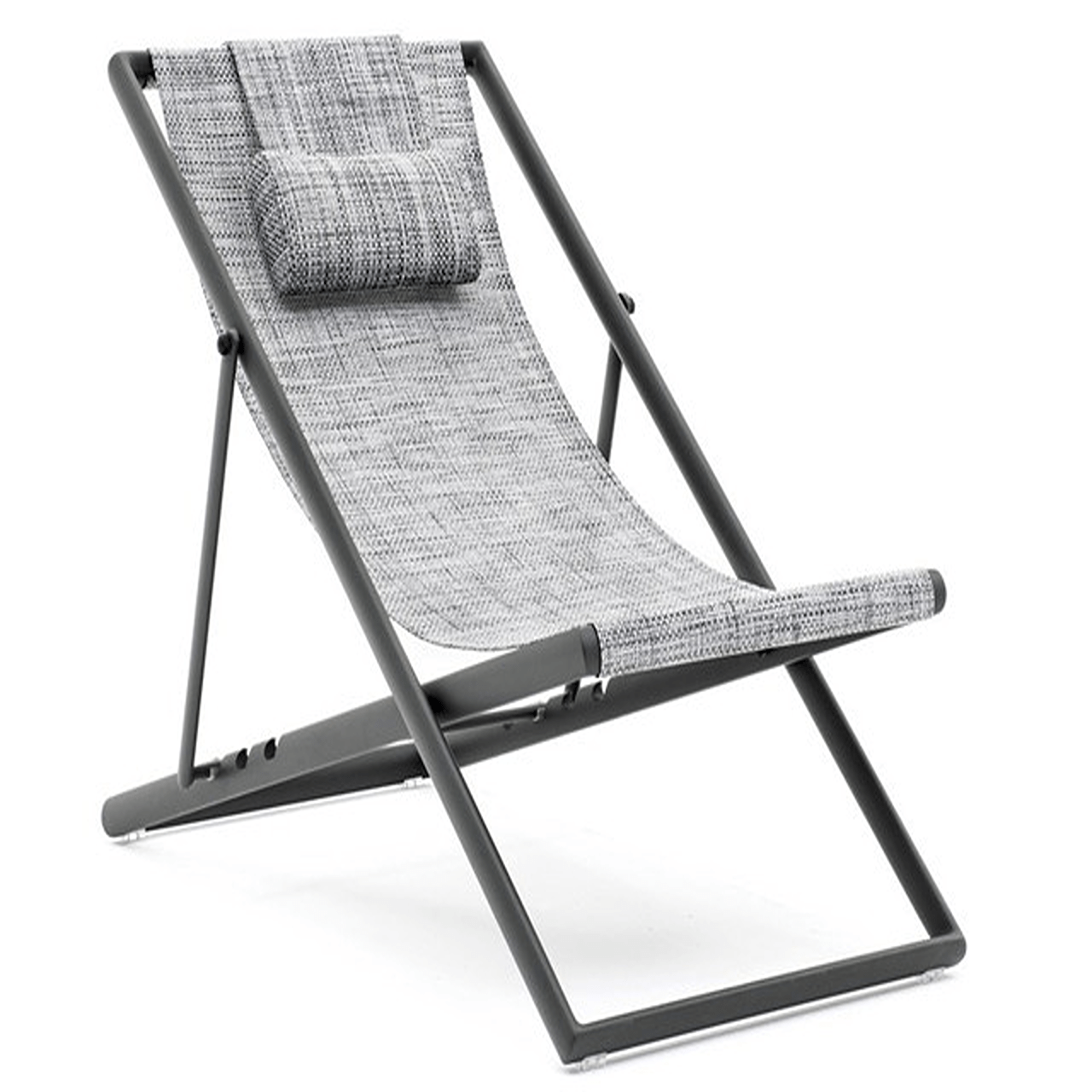 Clever Folding Deck Chair | Designed by R&S Varaschin | Varaschin