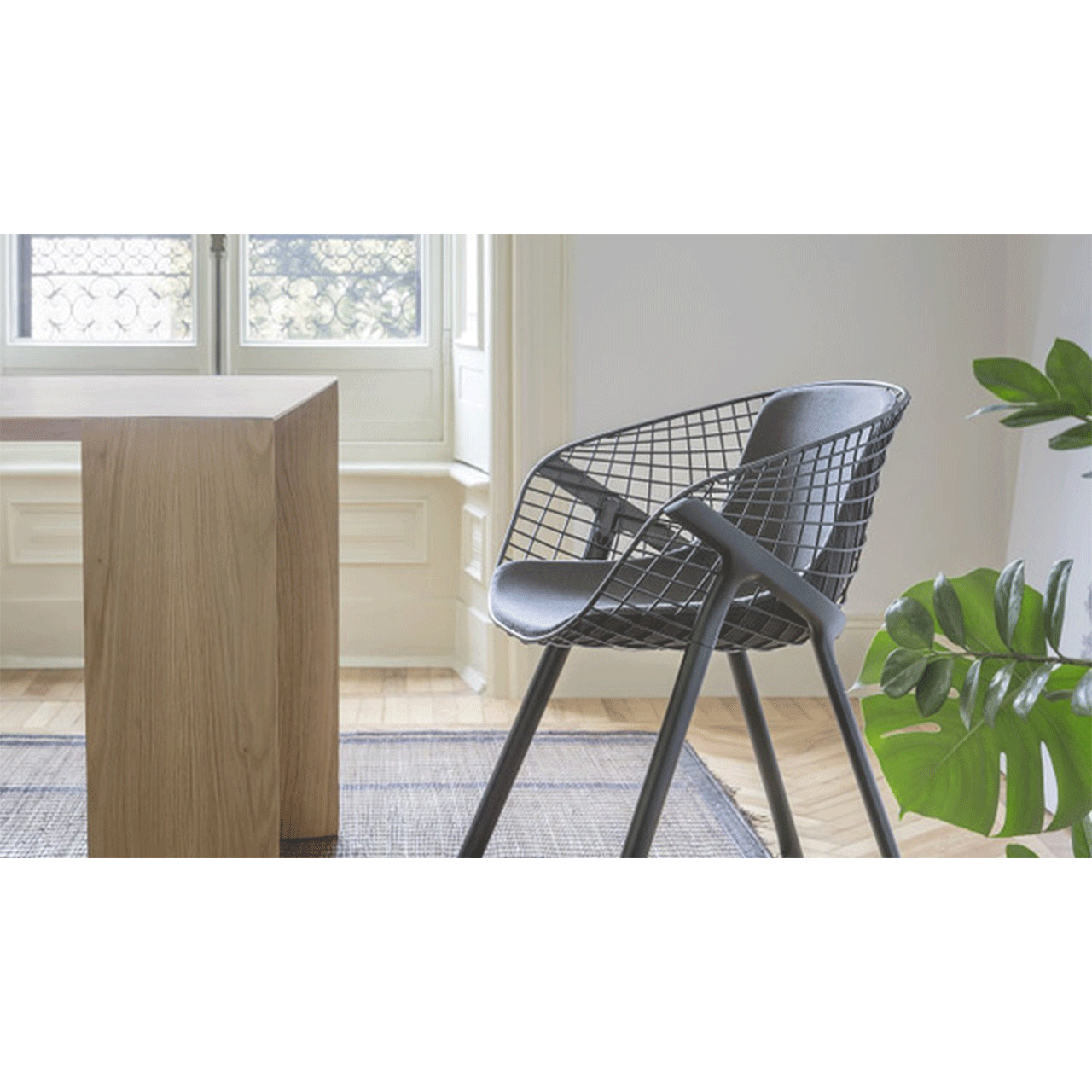 Kobi 040 Armchair with Pad Medium | Design Seating | Alias