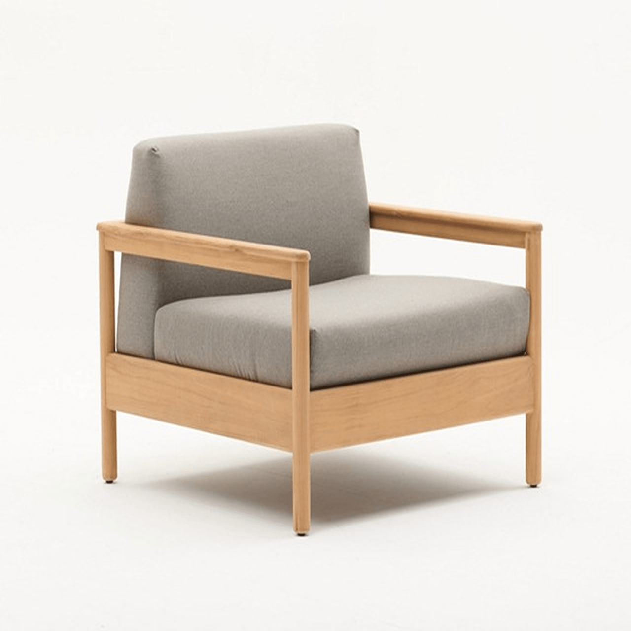 Bali Armchair | Designed by Alessandro Dubini | Varaschin