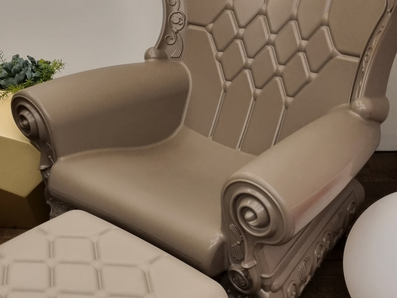 Little Queen of Love Armchair | Slide Design