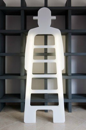 MR. Giò Valet Stand | Designed by Giò Colonna Romano | Slide Design
