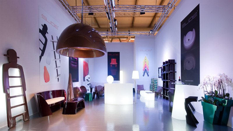 MR. Giò Valet Stand | Designed by Giò Colonna Romano | Slide Design