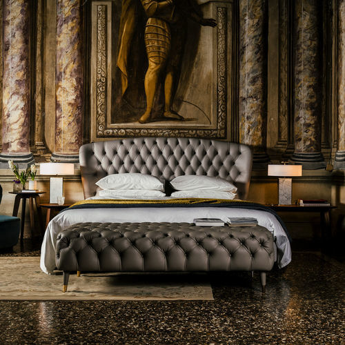 Savoi Bed | Designed by Pier Luigi Frighetto | Black Tie