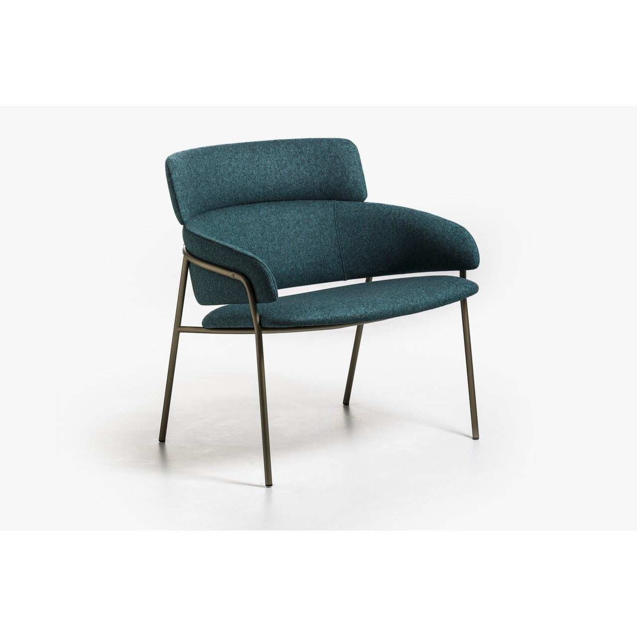 Strike LO Lounge Chair | Contemporary Furniture Arrmet