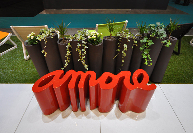 Amore Bench | Designed by Giò Colonna Romano | Slide Design