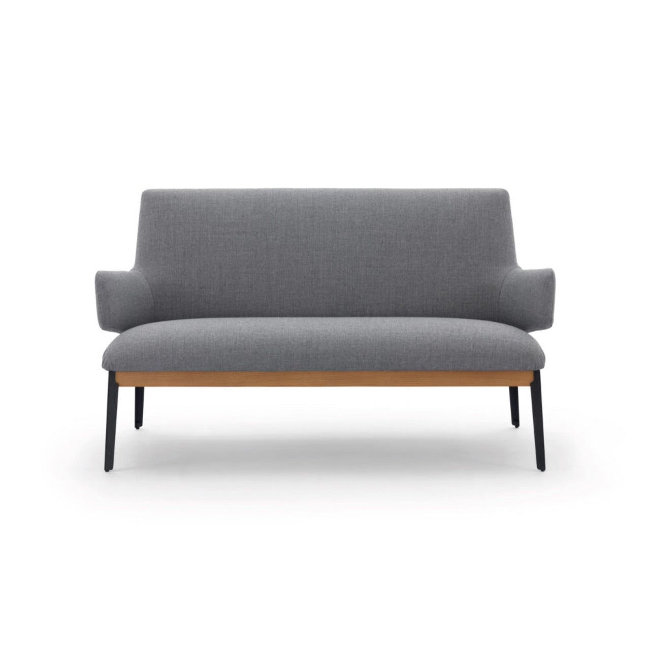 Hug Love Seat Low Version | Indoor | Designed by Claesson Koivisto Rune | Arflex