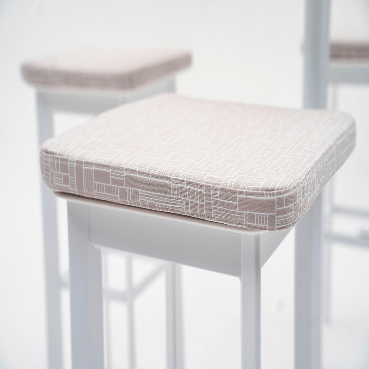 System Stool | Designed by Daniele Lo Scalzo Moscheri | Varaschin