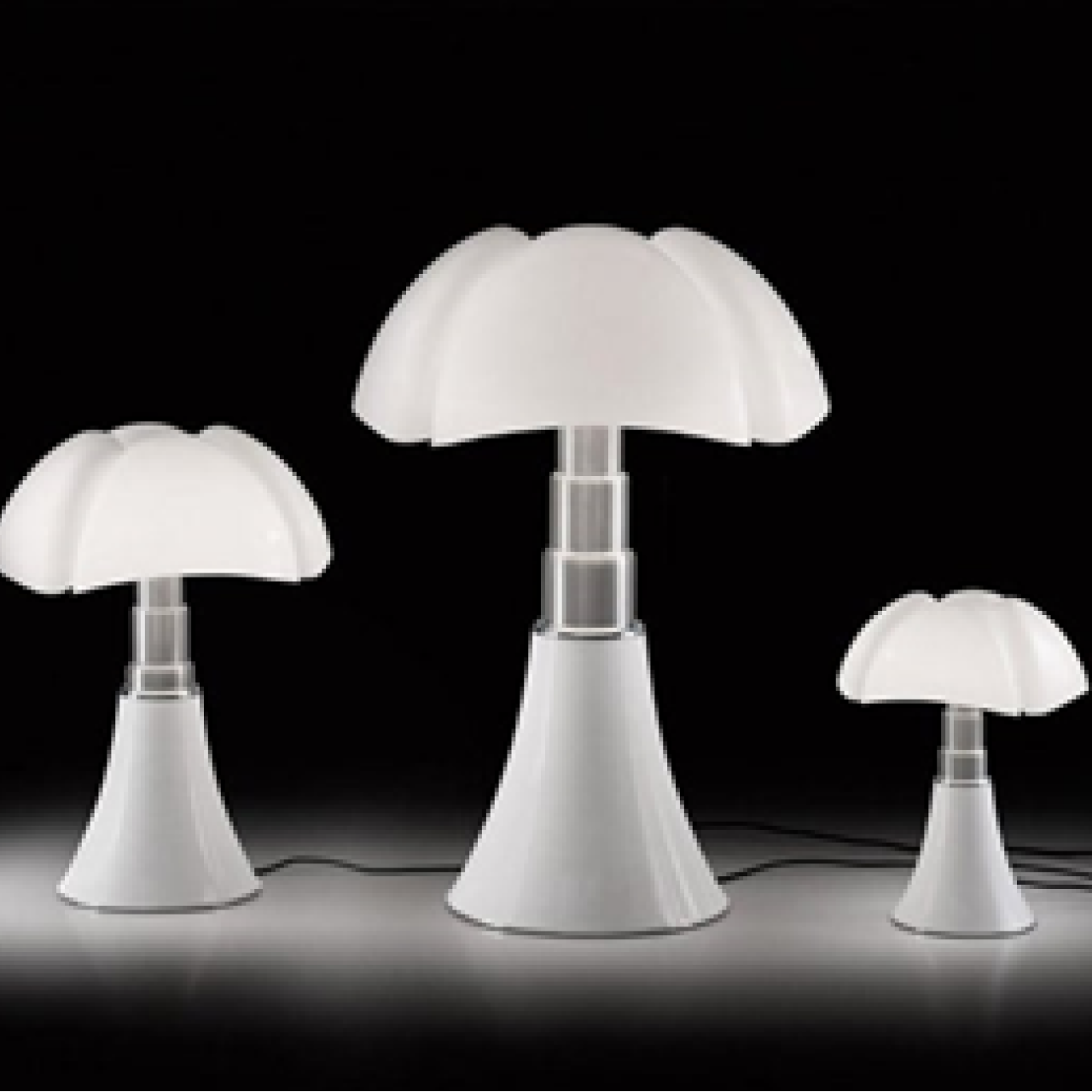 Pipistrello Table Lamp | Iconic Lighting | Designed by Gae Aulienti | Martinelli Luce