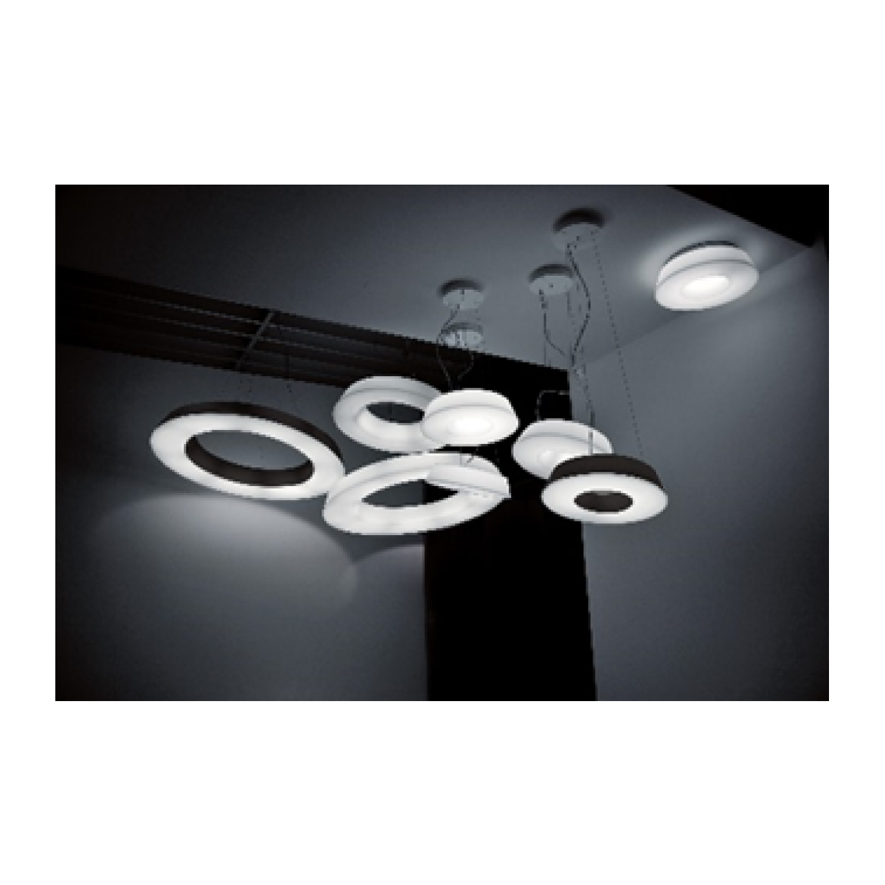 Circular Pol Suspension Lamp | Iconic Lighting Martinelli Luce