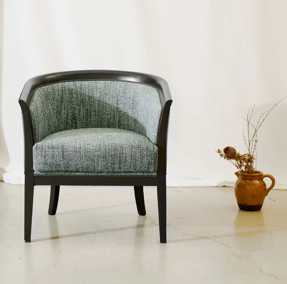 P 105 Angelica Armchair | Classic Contemporary Seating | Modonutti