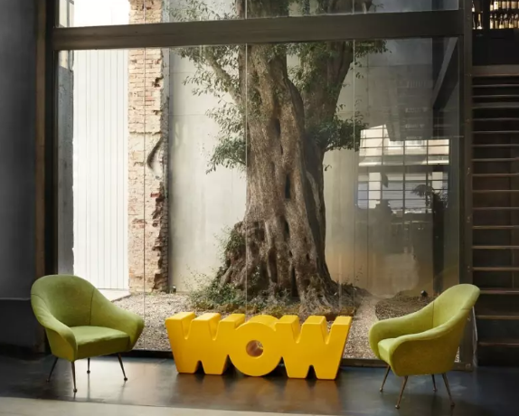 Wow Bench | Designed by Kazuko Okamoto | Slide Design