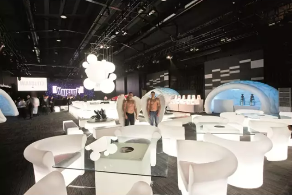 Kalla Armchair | Illuminated Furniture | Designed by Gianni Arnaudo | Slide Design