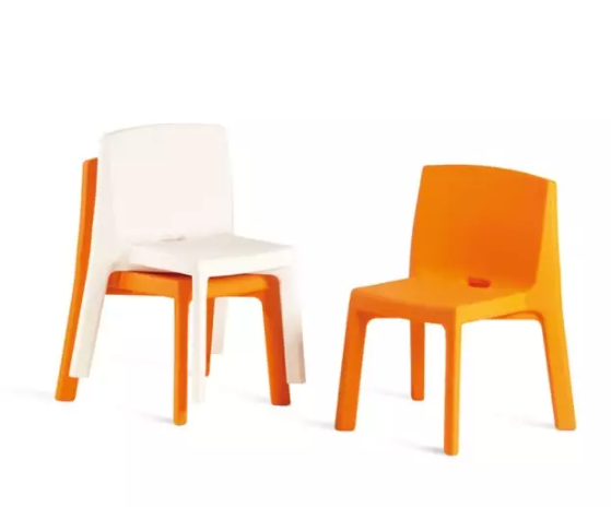 Q4 Stackable Dining Chair | Designed by Jorge Najera | Set of 2 | Slide Design