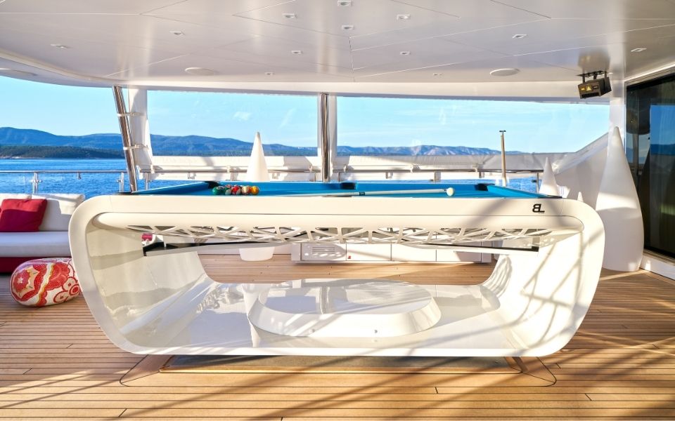 Pool-table-blacklight