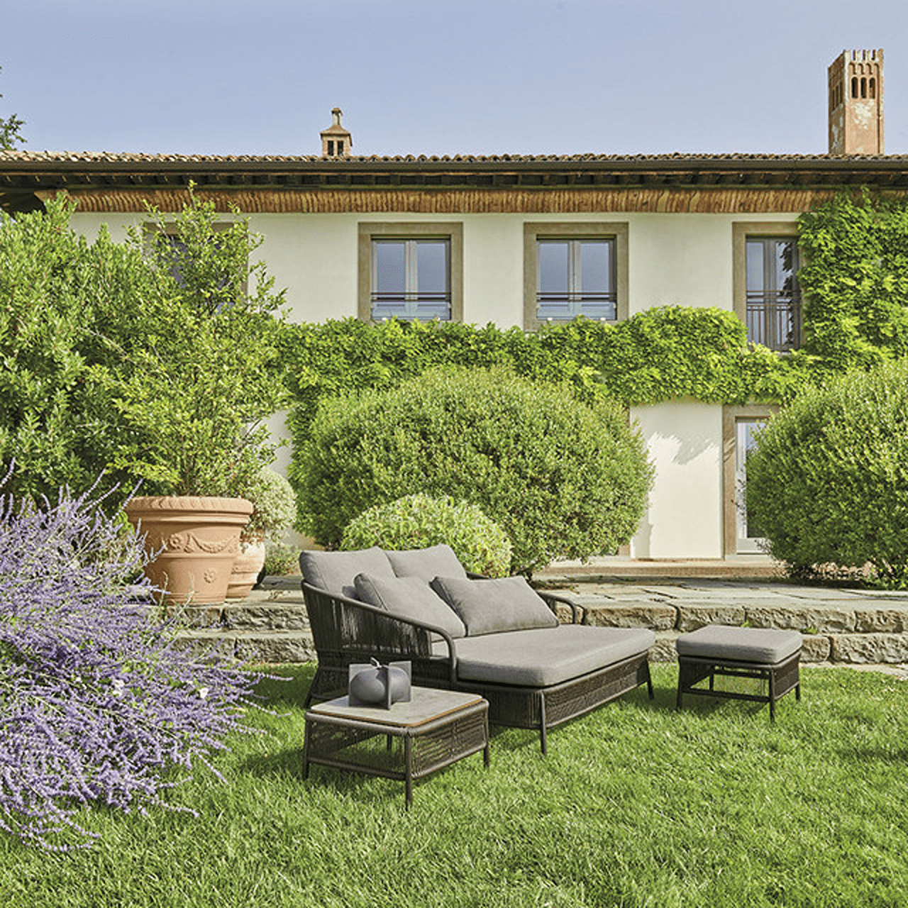 Cricket Pouf | Designed by Daniele Anki Gneib | Varaschin