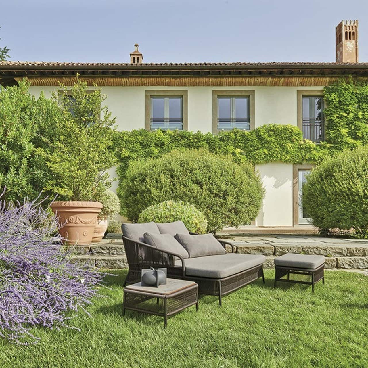 Cricket Comfort Compact Daybed | Designed by Daniele Anki Gneib | Varaschin