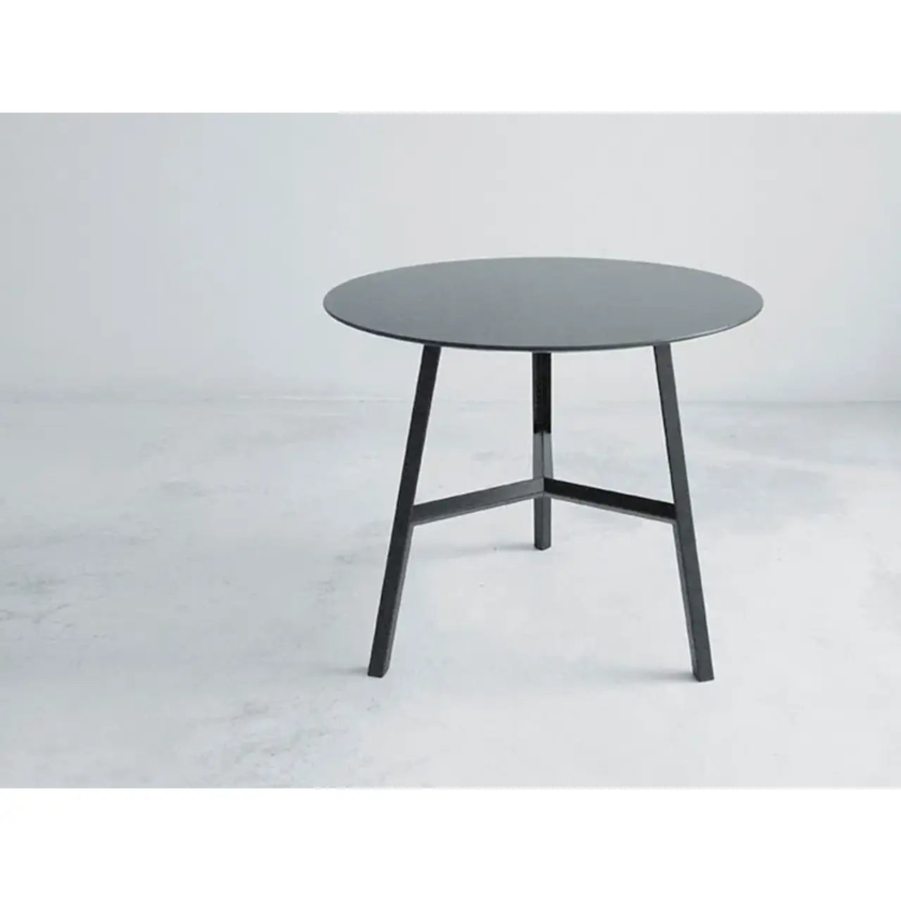 Tool 45 Round Coffee Table | Contemporary Furniture Arrmet