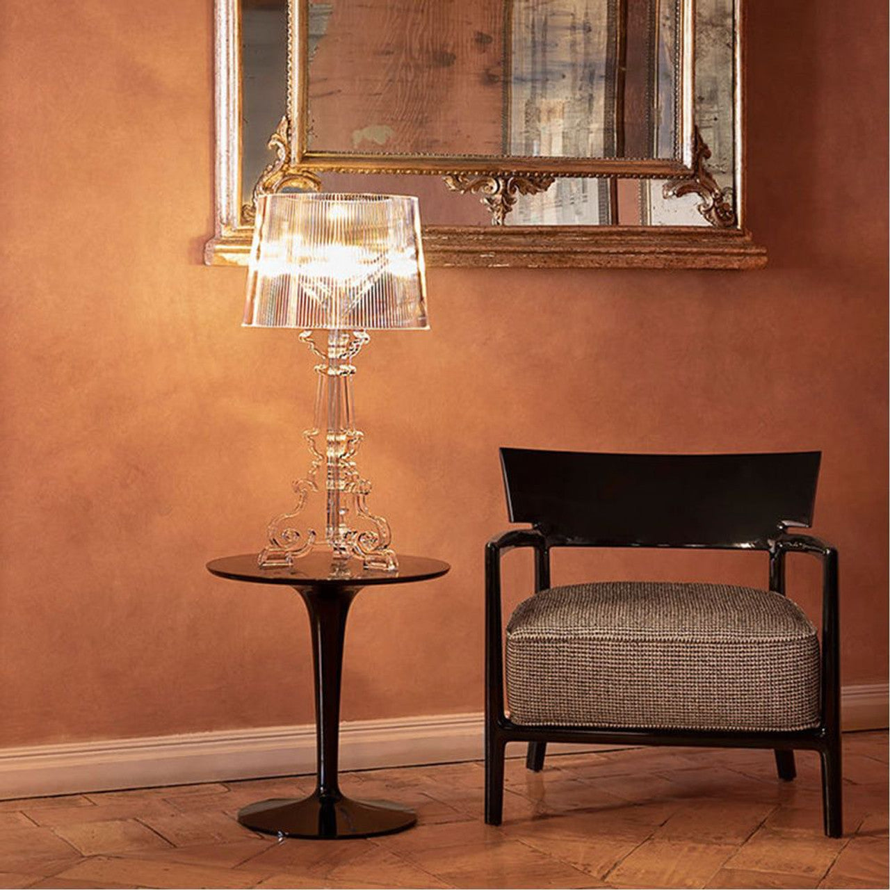 Primmum sofa with Bourgie Lamp