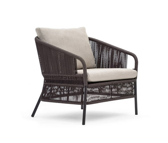 Cricket Lounge Armchair | Designed by Daniele Anki Gneib | Varaschin