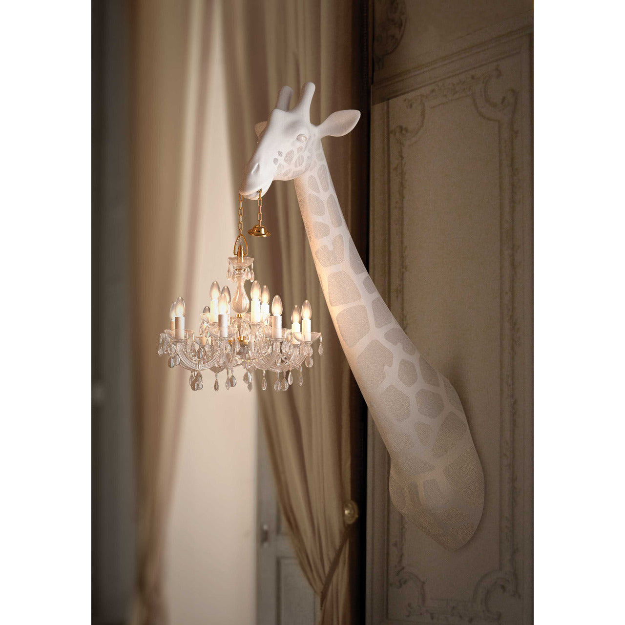Giraffe in Love Wall Lamp by Qeeboo designed by Marcantonio