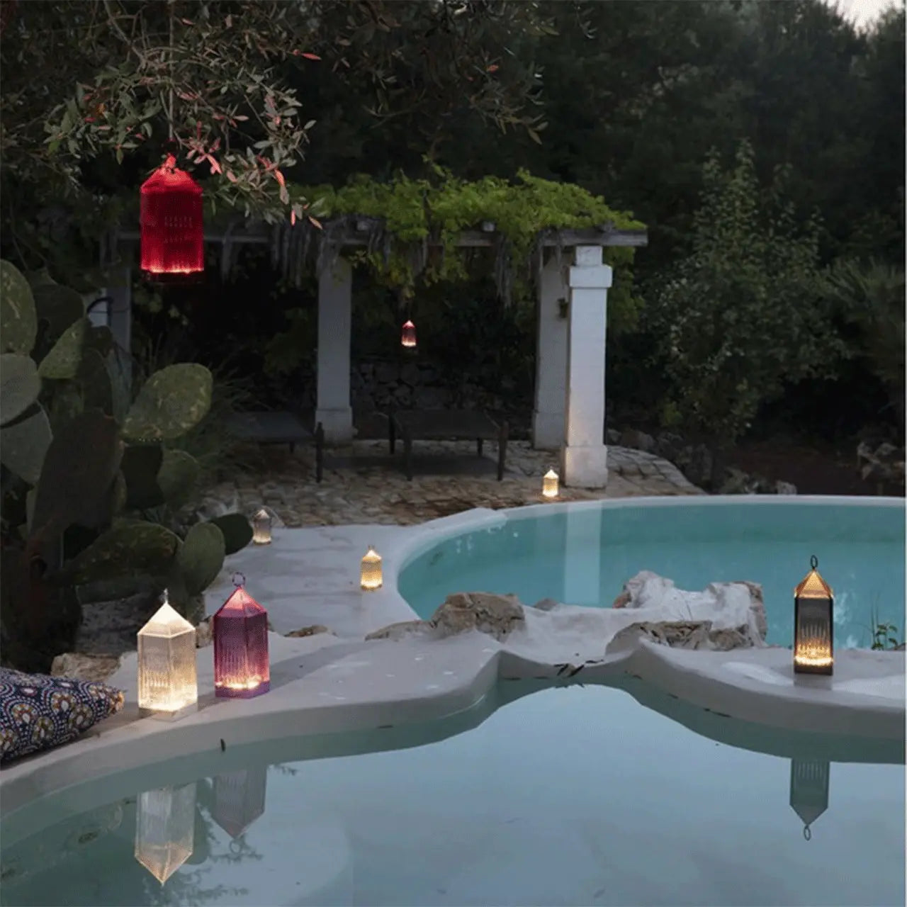 Lantern Portable Table Lamp Novembre Design | Kartell