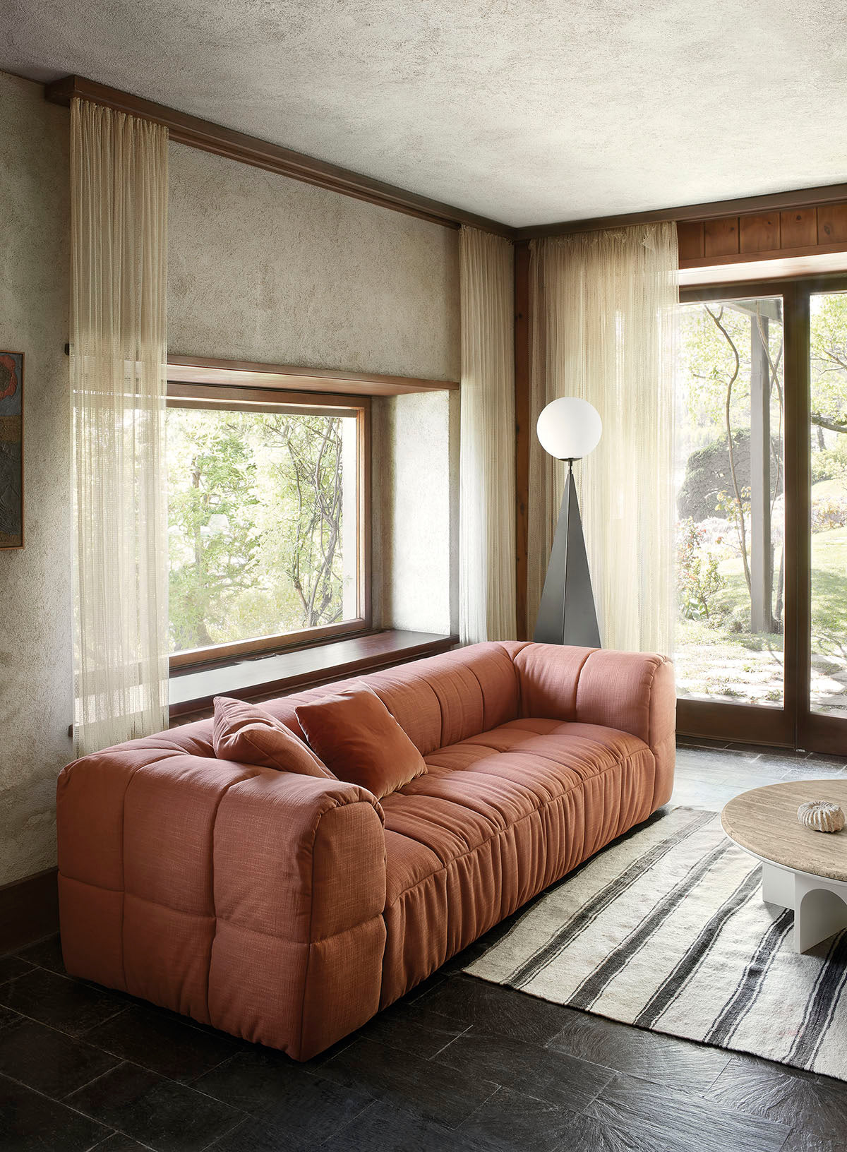 Strips Sofa | Indoor | Designed by Cini Boeri | Arflex