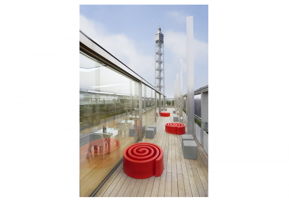 Summertime Round Pouf | Designed by Giò Colonna Romano | Slide Design