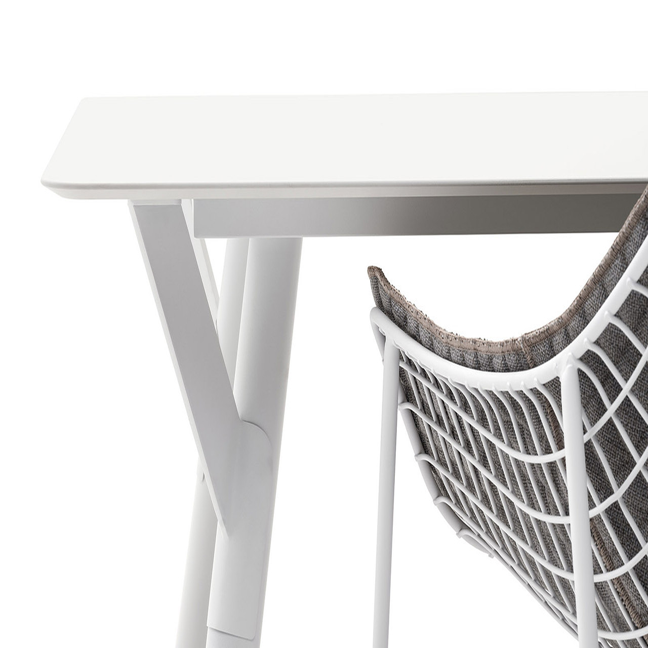 Link Extending Dining Table | Designed by Alain Gilles | Varaschin