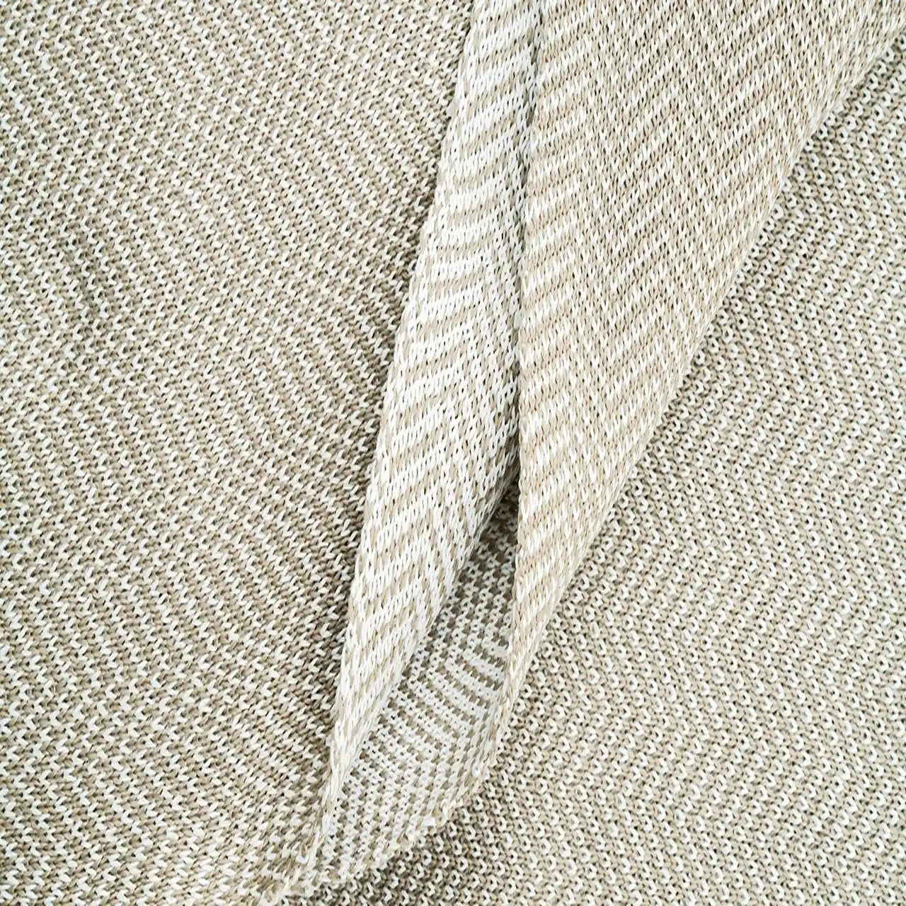 Trama Blanket Beige White | Designed by R&D | Varaschin