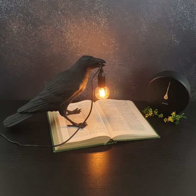waiting bird table lamp black